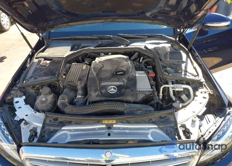 2015 Mercedes-Benz C 300 4Matic/Luxury 4Matic/Sport 4Matic из США, поврежденный, VIN 55SWF4KB2FU027644